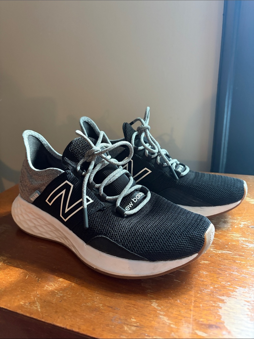 New Balance Roav Sneakers